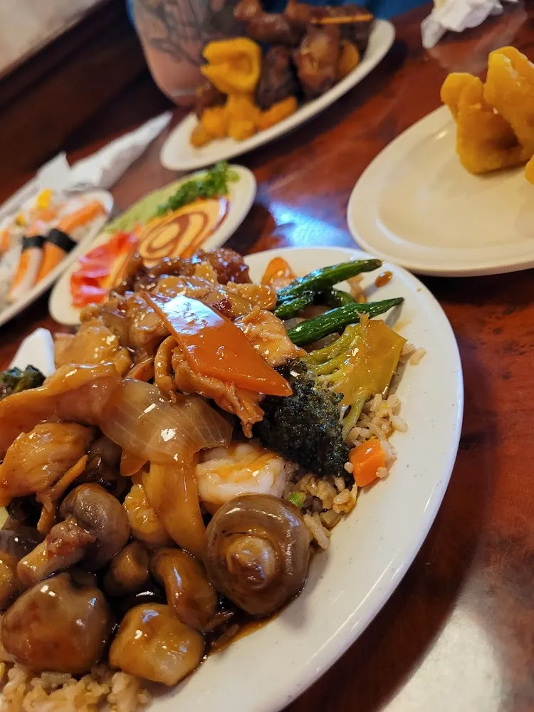 Cabbage Carrots Green Beans Rice Noodles Mushrooms Meat